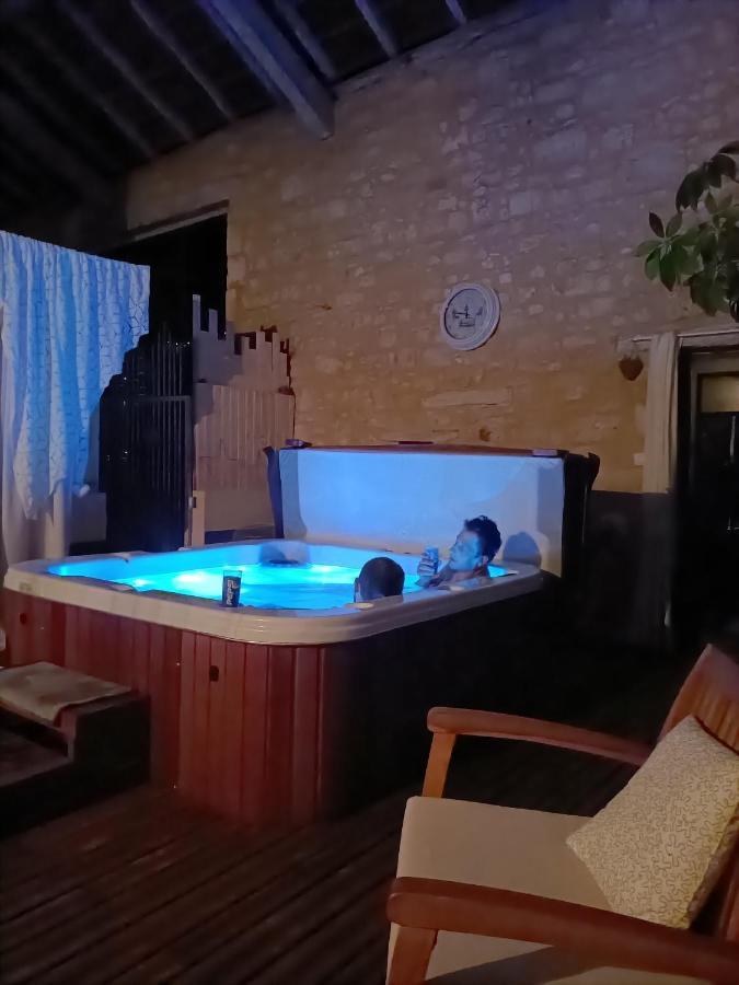 Вилла La Grange Des Anges Blanc  Экстерьер фото