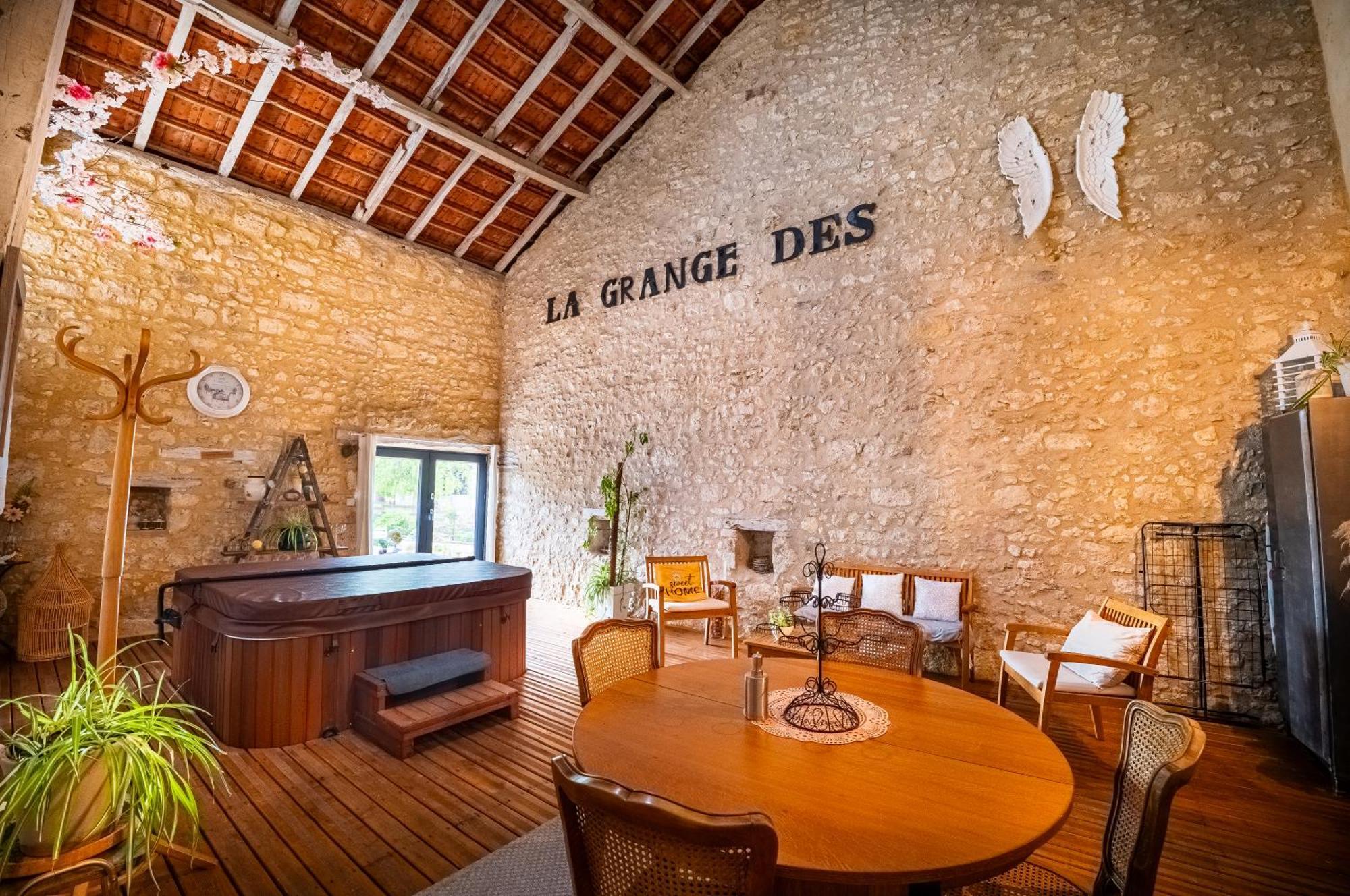 Вилла La Grange Des Anges Blanc  Экстерьер фото